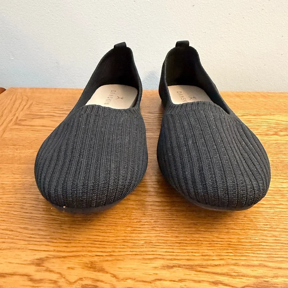 Danskin Women's Ribbed Black Loafers - Picture 9 of 9